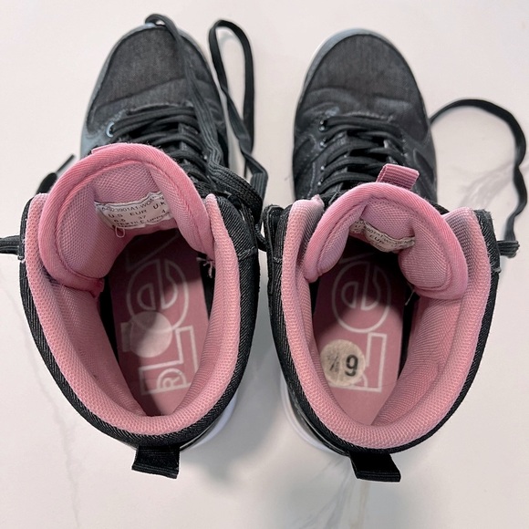 Levi’s Pink and Black Denim Hightop Sneakers Size 6.5 Women’s - Picture 6 of 7